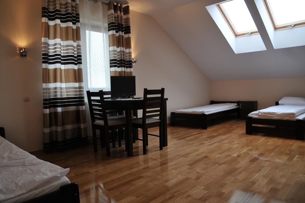 Noclegi Julia Stopnica Pacanów Mietel Exterior foto