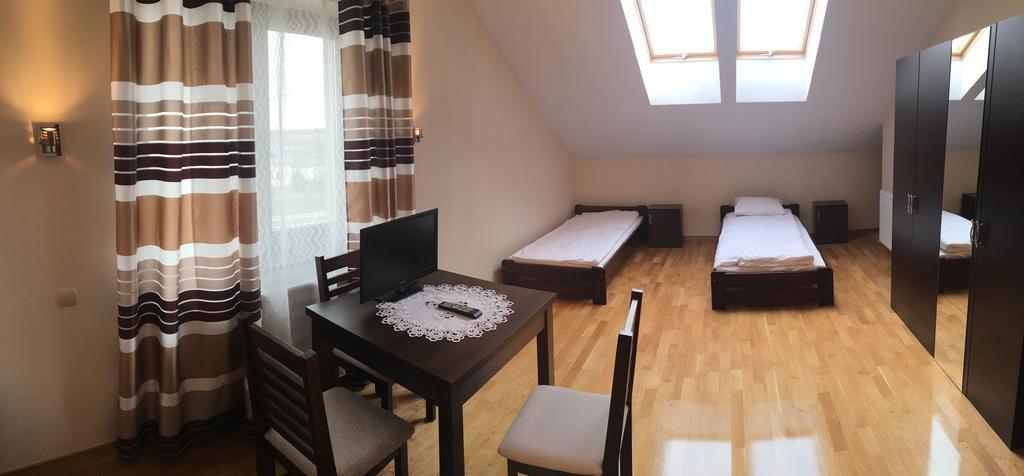 Noclegi Julia Stopnica Pacanów Mietel Exterior foto